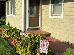 (Undisclosed Address), Copiague, NY 11726