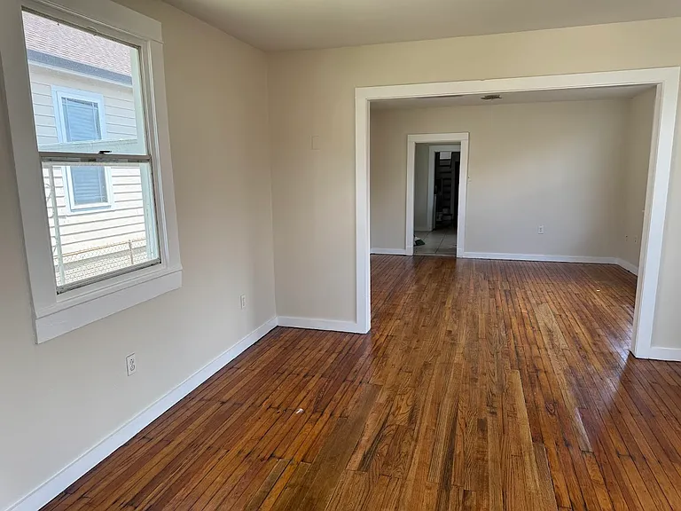 2105 Clouet St — Photo 4