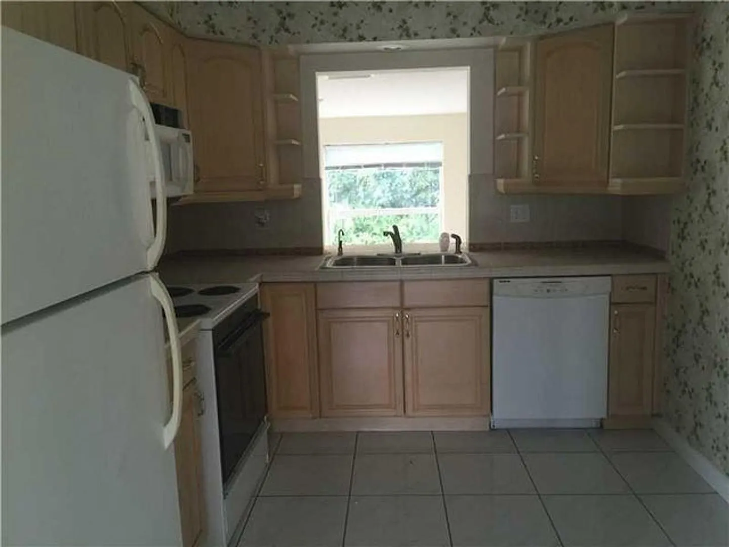 9330 NW 42ND Court 9330, Sunrise, FL 33351 — Photo 2