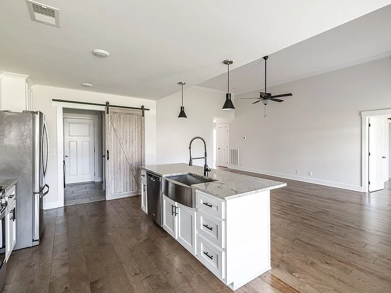 905 Frog Gip Pond Ct — Photo 15