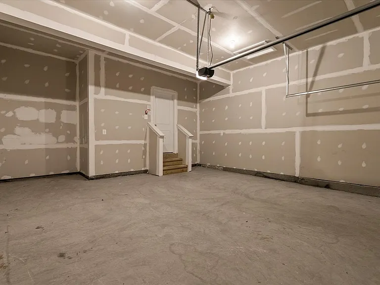 128 Thornton Way — Photo 38