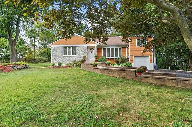 1st image of 170 Haviland Ln