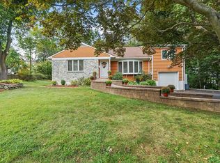 170 Haviland Ln, White Plains, NY 10605