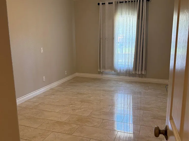 1523 Glen Oaks Dr — Photo 22