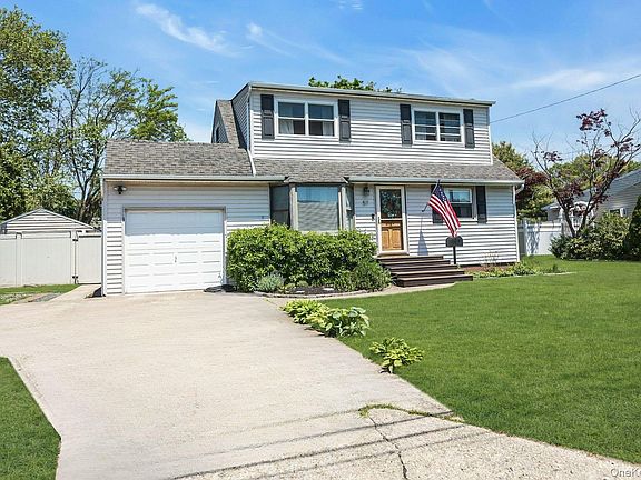 3rd image of 57 Wantagh Avenue