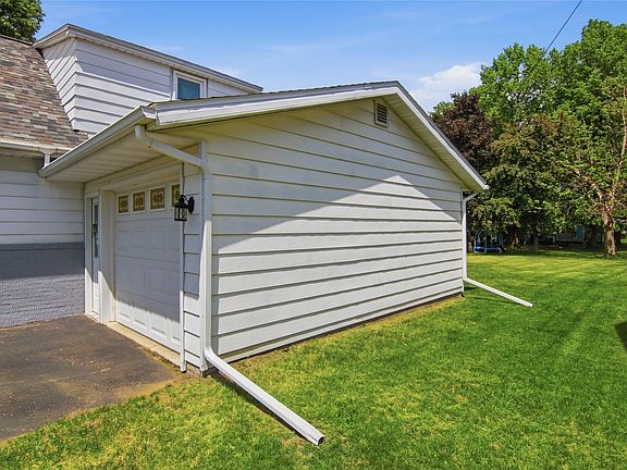 5th image of 1615 2nd Avenue SE