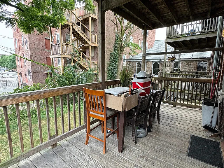 3 Woodbine St #1 — Photo 12