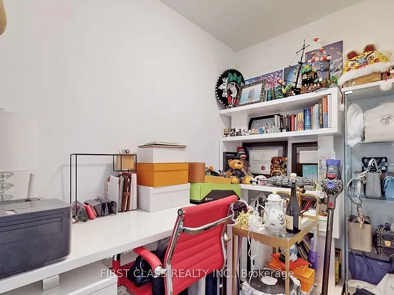15 Grenville St #4202 — Photo 6