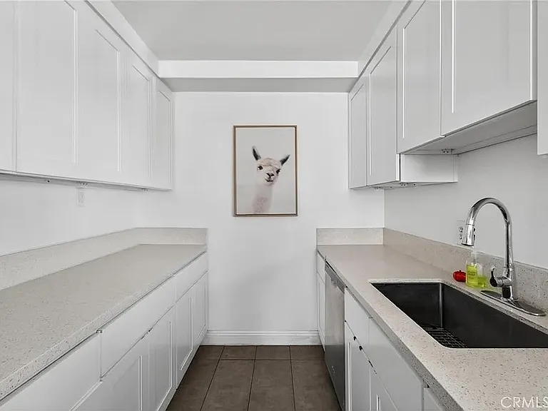 8710 Delgany Ave #8 — Photo 18