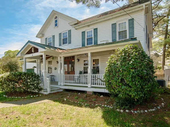 6 King St, Onancock, VA 23417