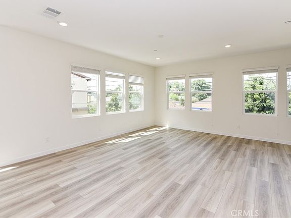 4th image of 4337 Maple Ln