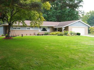 2540 Saint Charles Ct, Brookfield, WI 53005