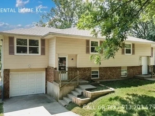 16413 W 123rd St, Olathe, KS 66062