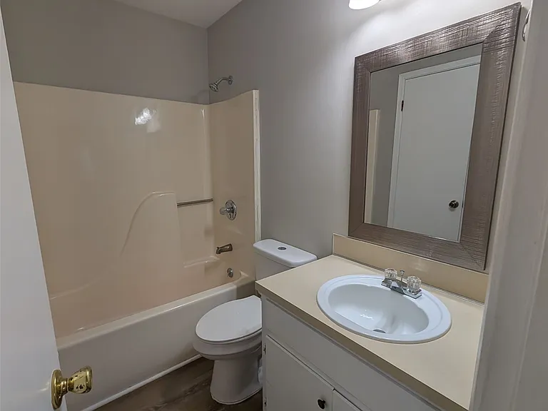 465 Durden Rd — Photo 10