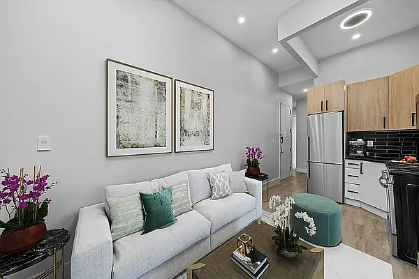 Rented by Vector New York, LLC | media 7