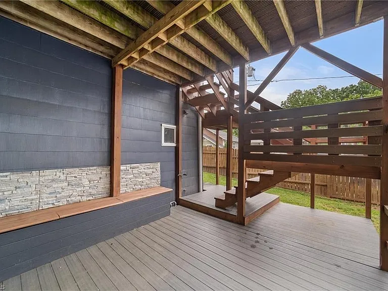 2083 Elizabeth Ave — Photo 31