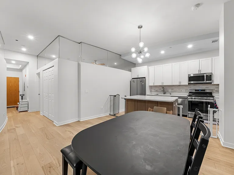 208 W Washington St #912 — Photo 4