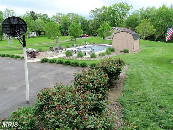 5th image of 89 Forest Dr