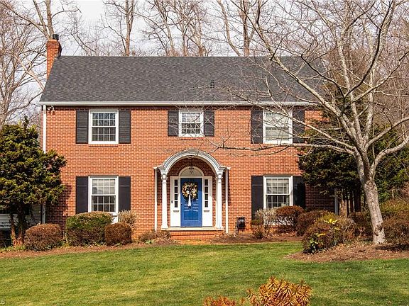 2nd image of 211 Dutchman Creek Rd