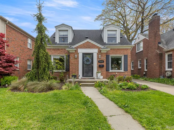22935 Sheridan St, Dearborn, MI 48128