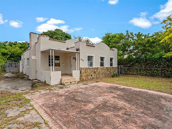 2nd image of 1045 SW 20th Ave