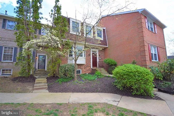 4 bed, 3.5 bath, 1452 sqft, $3,125 — Photo 2