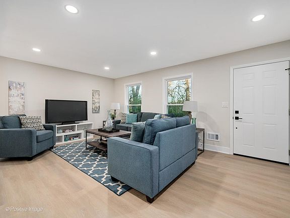 3rd image of 1824 Jamestown Cir #1824