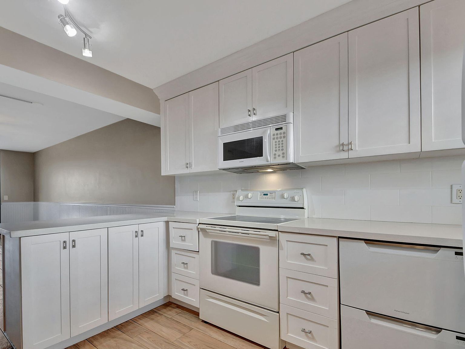 4640 Lucerne Lakes Boulevard W #502