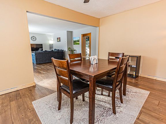 4th image of 619 2nd St NE