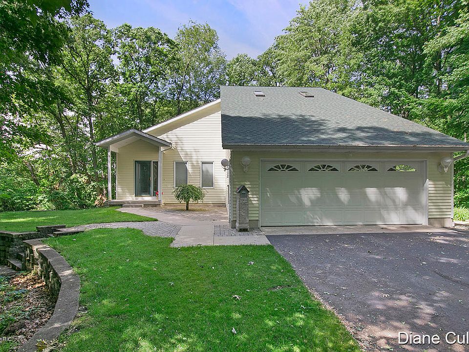 1st image of 8077 Therese Ct SE