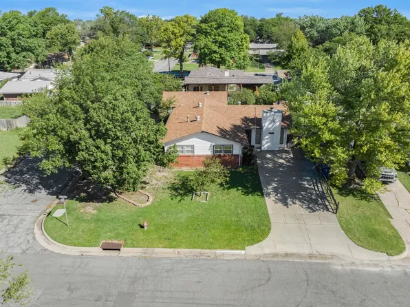 1220 W 30th St S, Wichita, KS 67217
