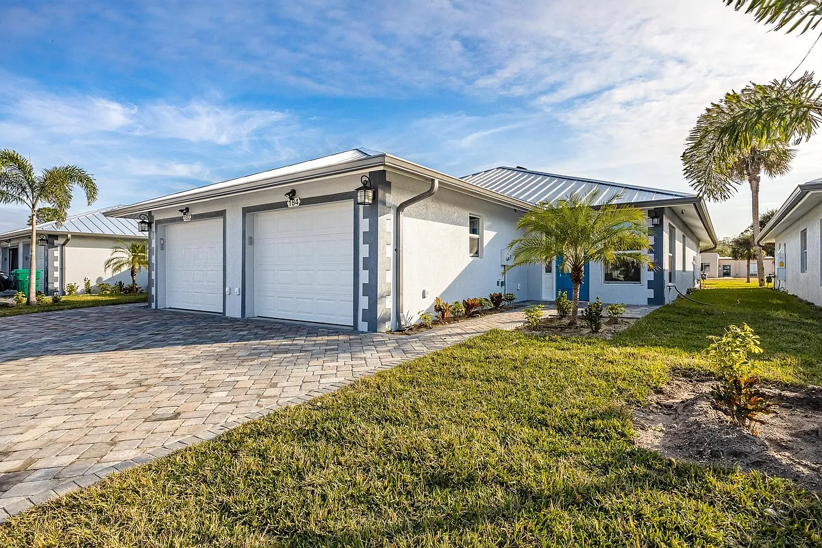Building Photo - 184 Village Cir #1