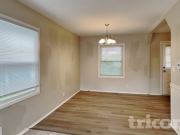 3rd image of 16 Dolphin Ct