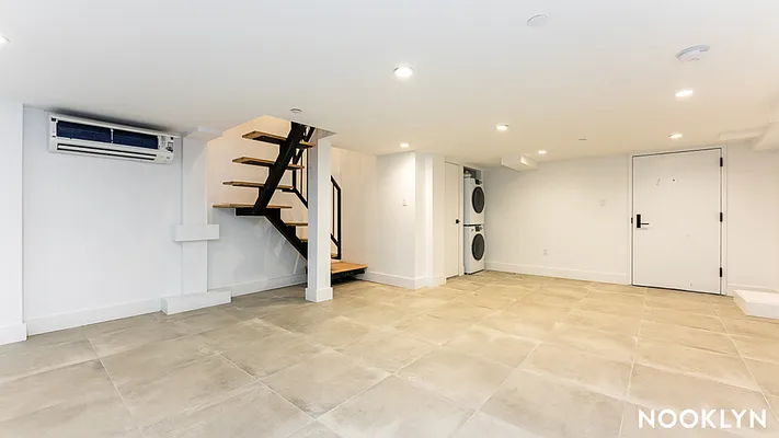 Rented by Nooklyn NYC LLC | media 18
