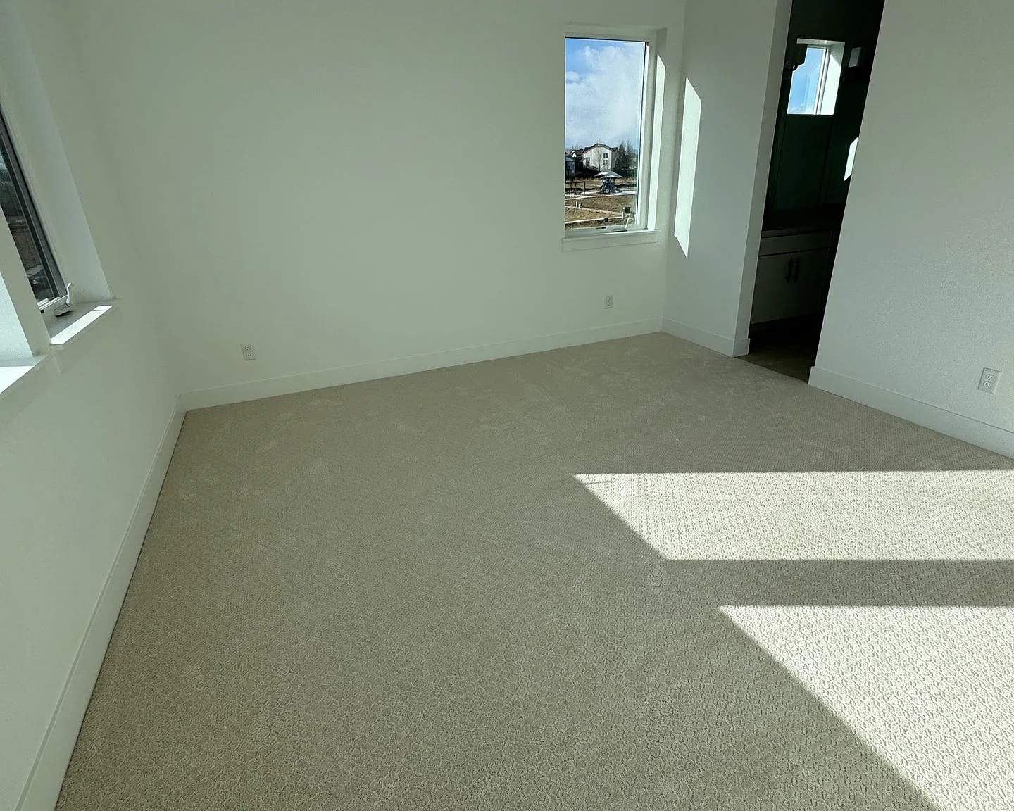 707 Saddle Drive — Photo 2