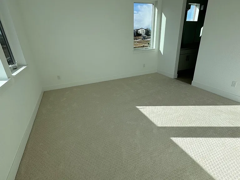 707 Saddle Dr — Photo 2