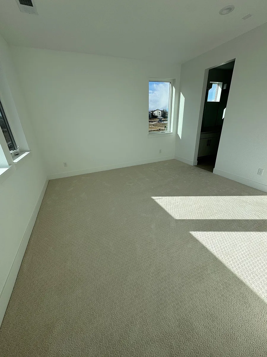 Building Photo - 707 Saddle Dr