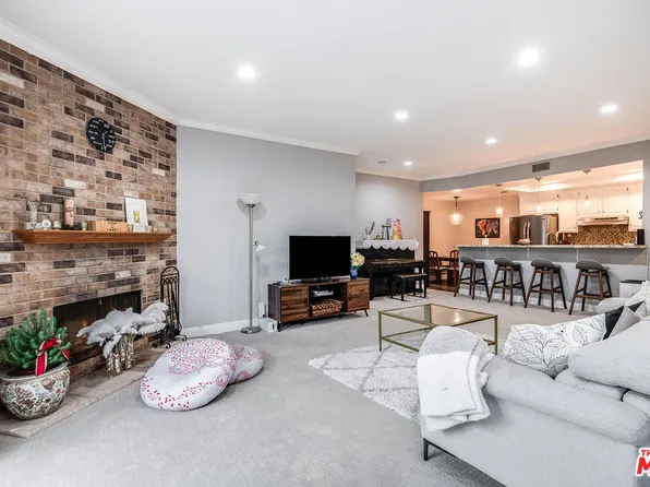 4401 Moorpark Way APT 203, Toluca Lake, CA 91602