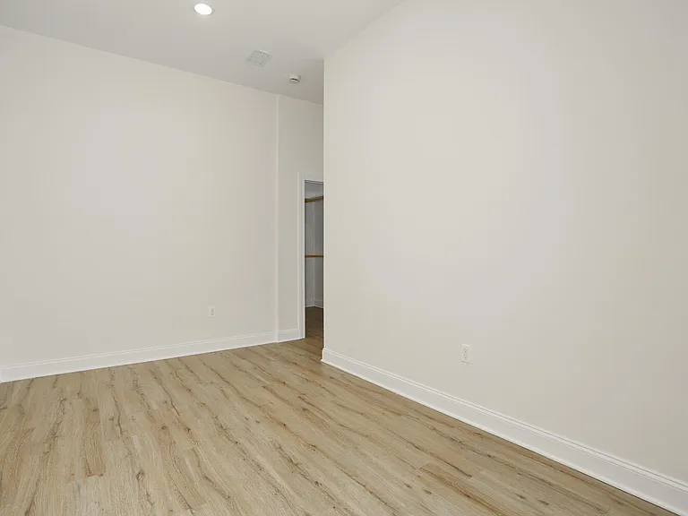 385 Passaic Ave #3 — Photo 18