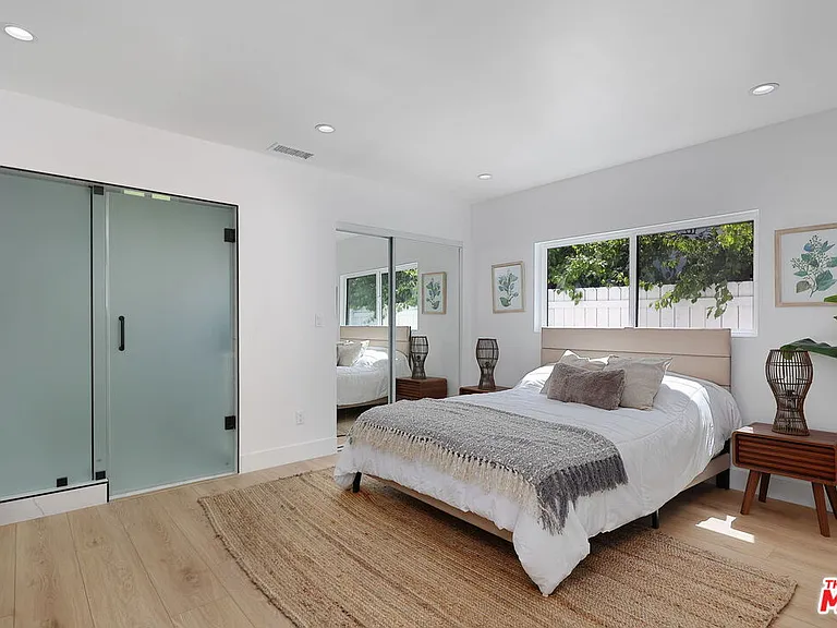 22054 Avenue San Luis — Photo 17