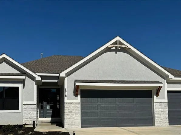 1810 Red Orchard Dr, Liberty, MO 64068