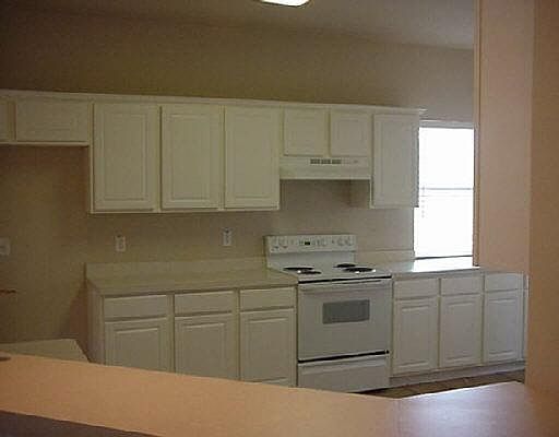 3rd image of 21719 CLIFF VIEW DR