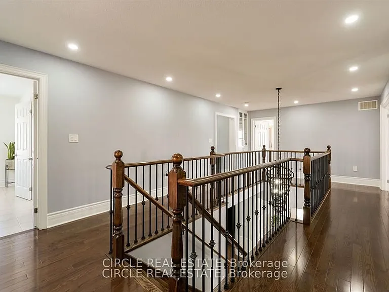 2 Learmont Ave — Photo 21