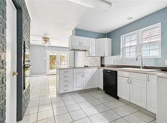 4th image of 3729 Lilac Ln
