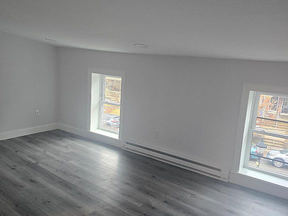5th image of 5925 Ridge Ave #4