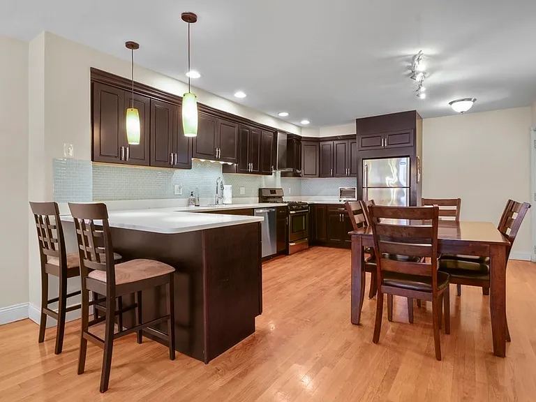 119 Willow St #1 — Photo 3