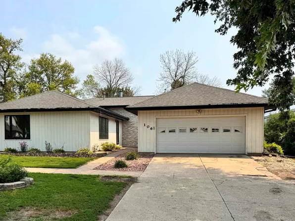 106 Carroll St, Sanborn, IA 51248