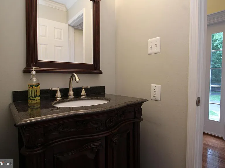 6065 Innisvale Dr — Photo 14