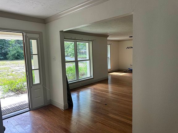 4th image of 1022 W 9th St