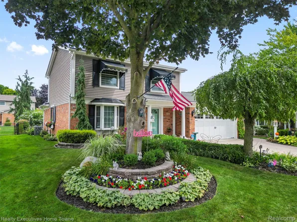14939 Congress Dr, Sterling Heights, MI 48313